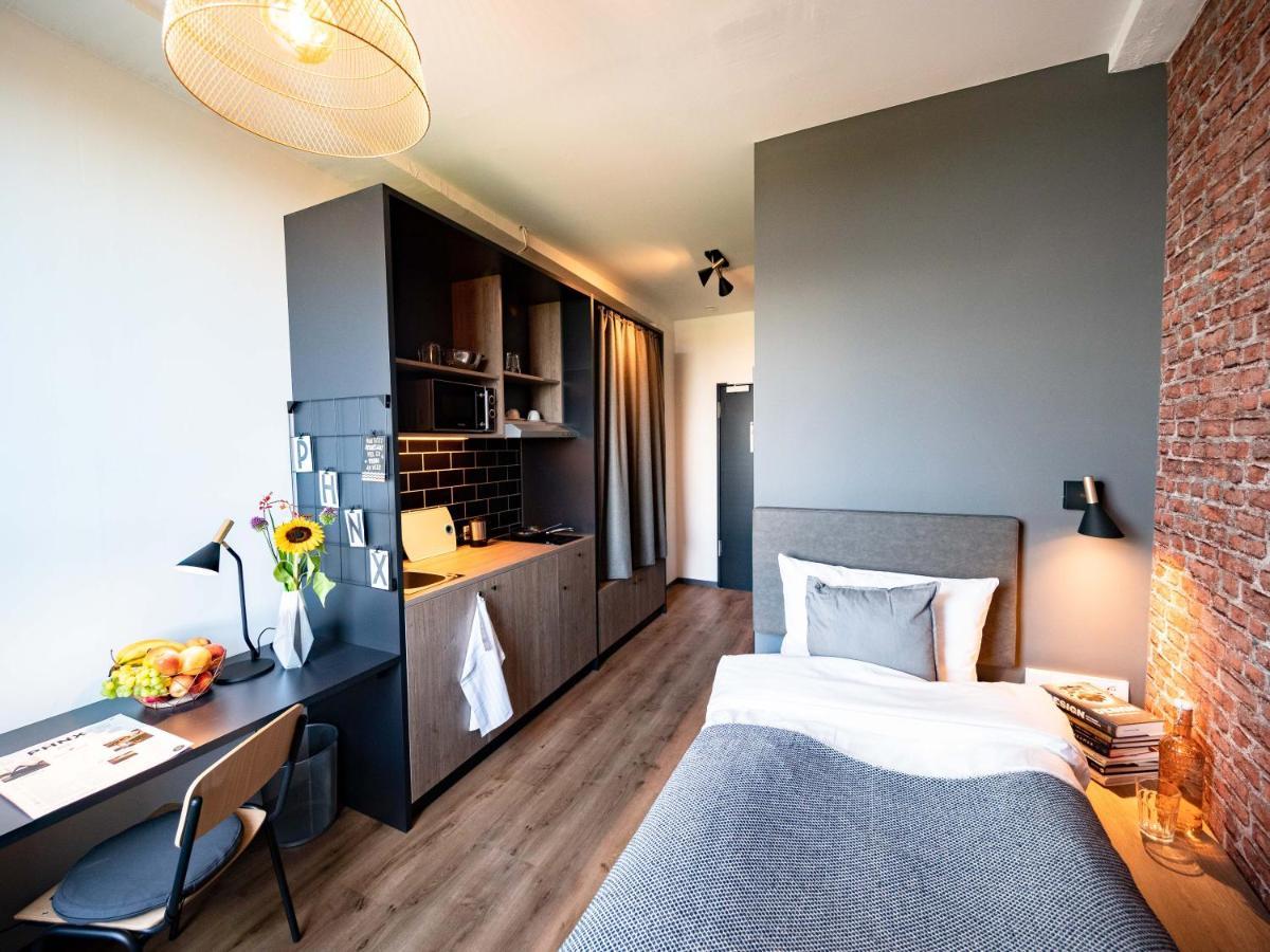 PHNX Aparthotel Hamburg Zimmer foto